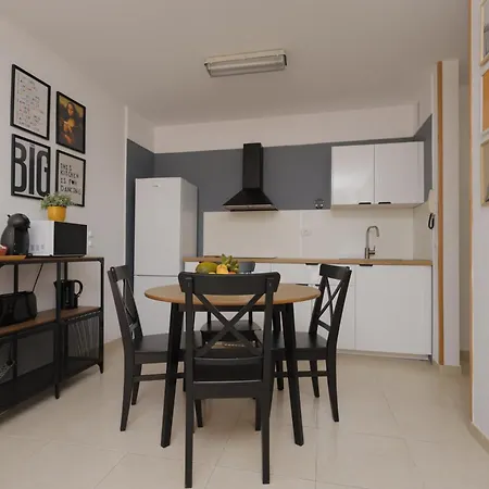 Apartment Orange Seaview